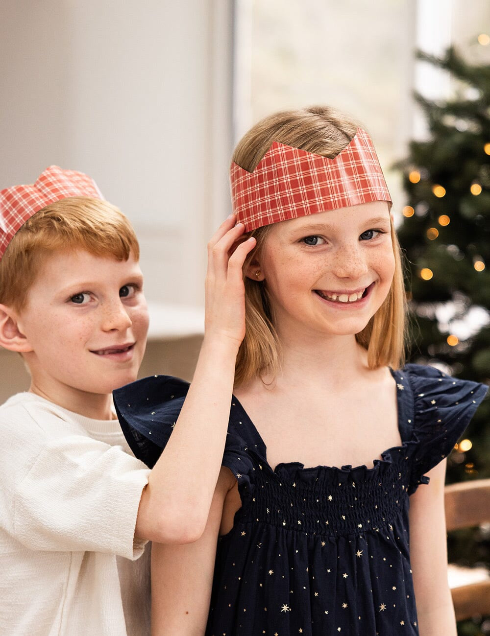 10 Pack Christmas Paper Crown Hats - Heirloom Holly Christmas - Pure Apotheca