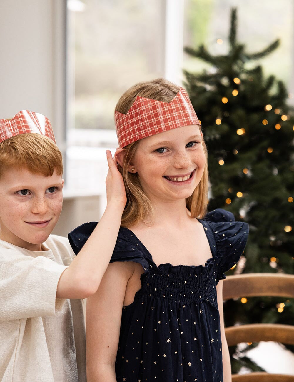 10 Pack Christmas Paper Crown Hats - Heirloom Holly Christmas - Pure Apotheca