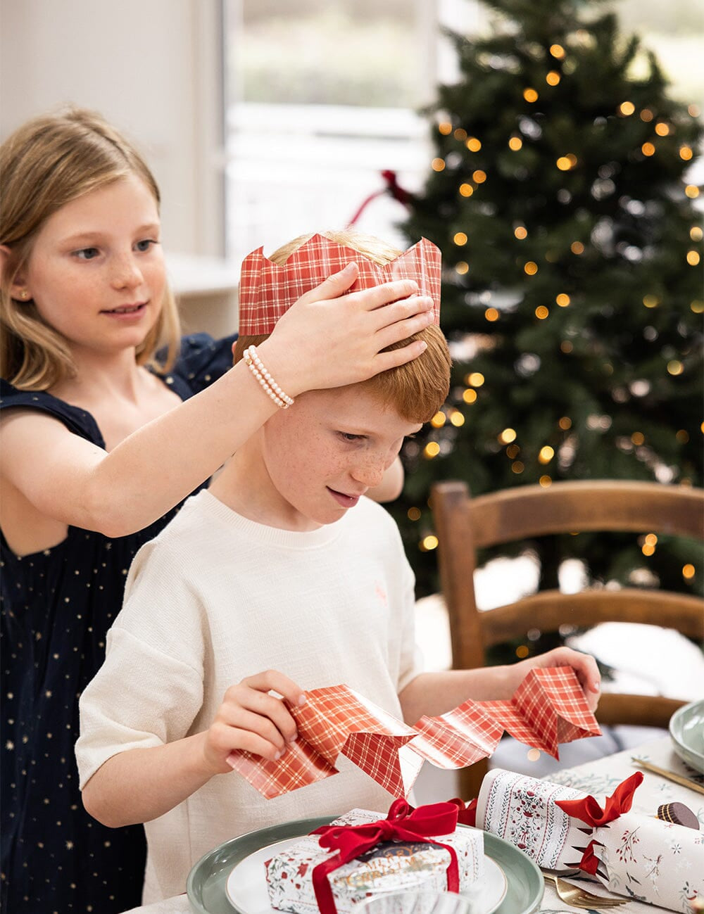 10 Pack Christmas Paper Crown Hats - Heirloom Holly Christmas - Pure Apotheca