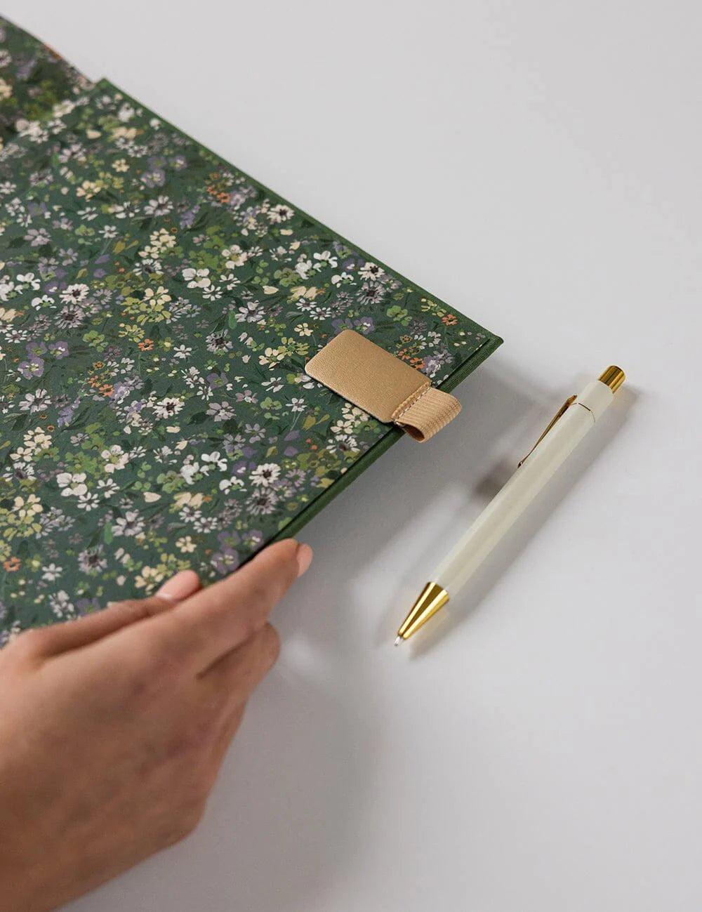 2026 Desktop A4 Linen Bound Planner - Finch - Pure Apotheca