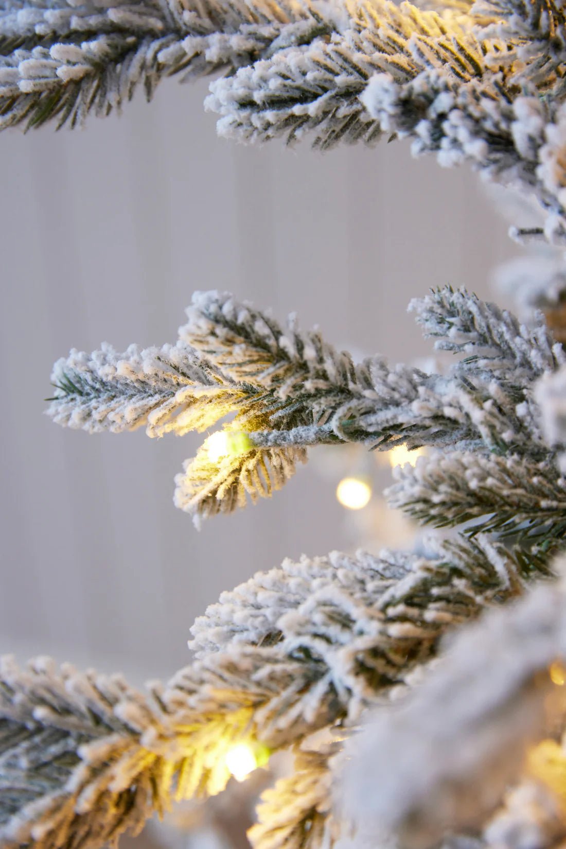 5.5 FT NORWEGIAN PINE SNOW TREE - 420 LED - Pure Apotheca