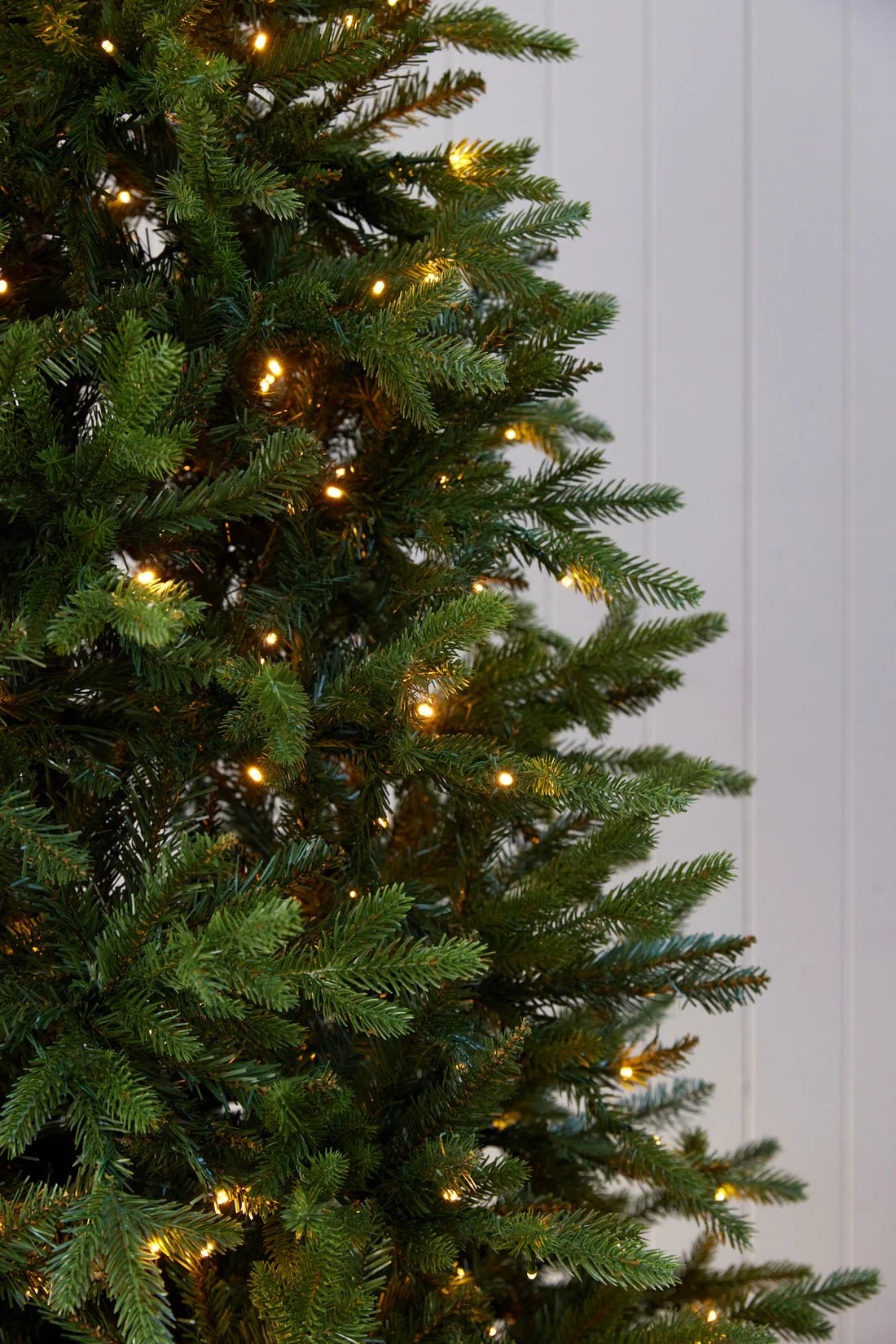 6 FT EVERGREEN TREE - 340 LED - Pure Apotheca