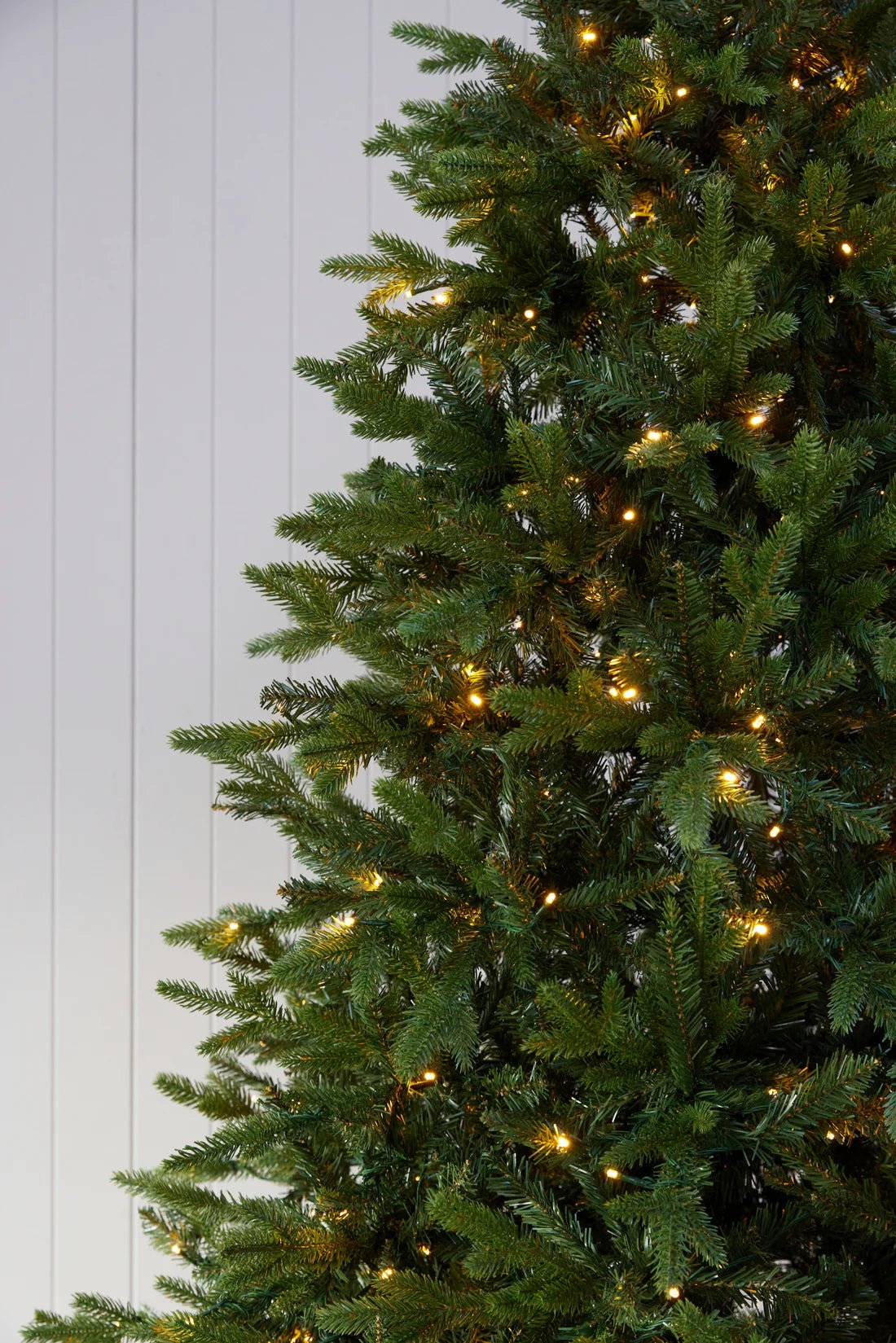 6 FT EVERGREEN TREE - 340 LED - Pure Apotheca