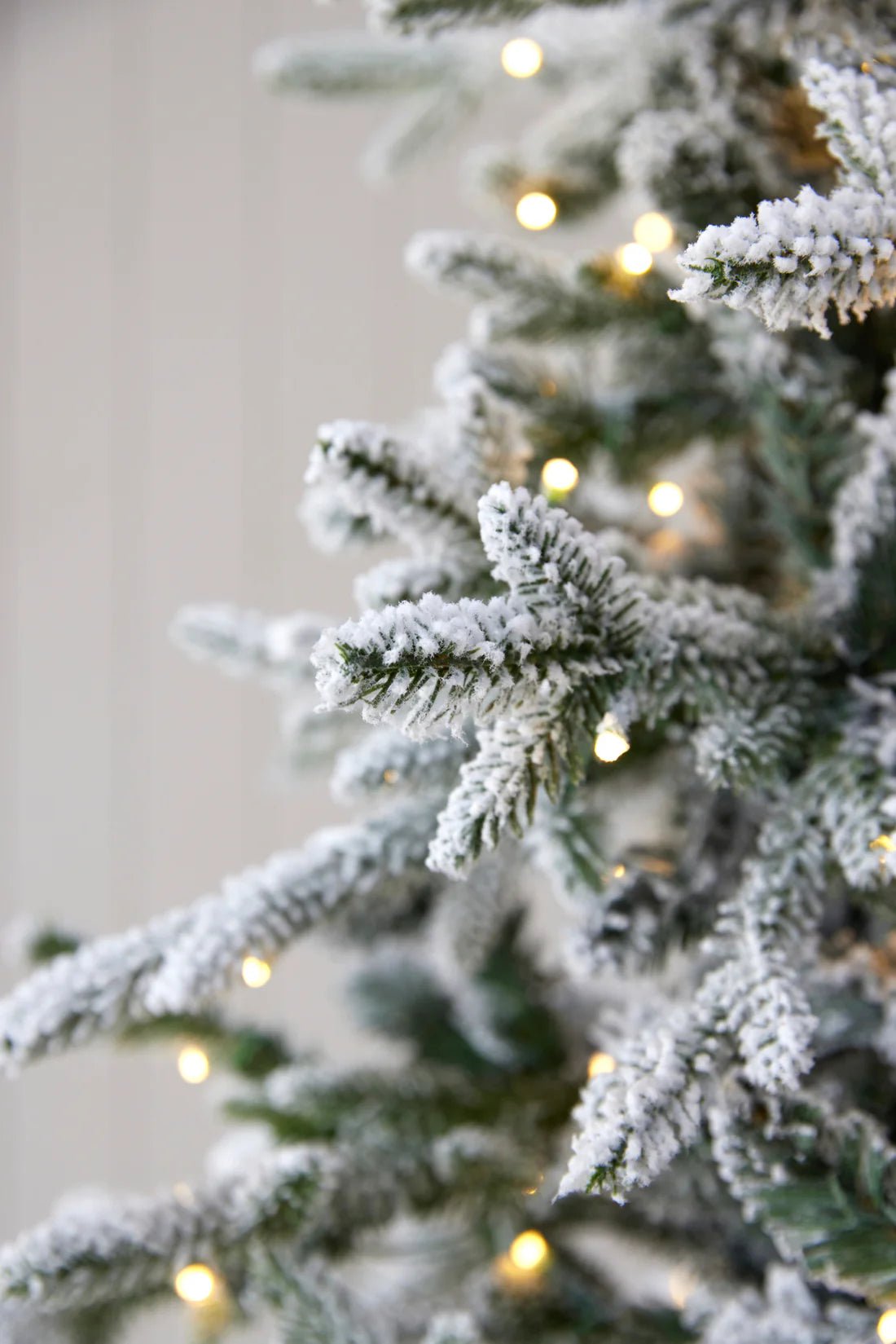 7.5 FT NORWEGIAN PINE SNOW TREE - 800 LED - Pure Apotheca