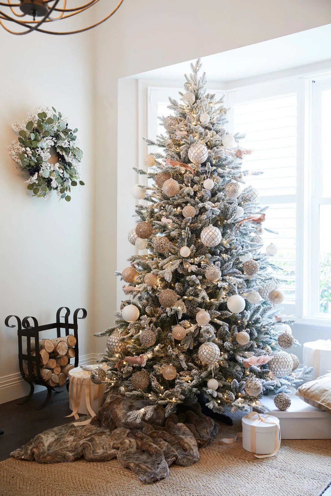 7.5 FT NORWEGIAN PINE SNOW TREE - 800 LED - Pure Apotheca