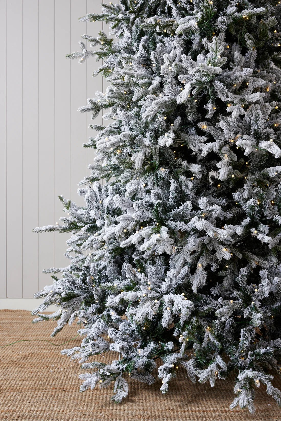 9 FT NORWEGIAN PINE SNOW TREE - 1220 LED - Pure Apotheca