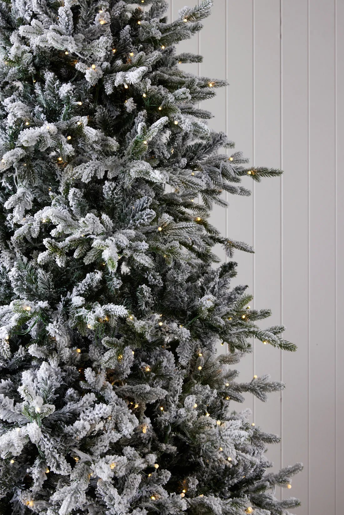 9 FT NORWEGIAN PINE SNOW TREE - 1220 LED - Pure Apotheca