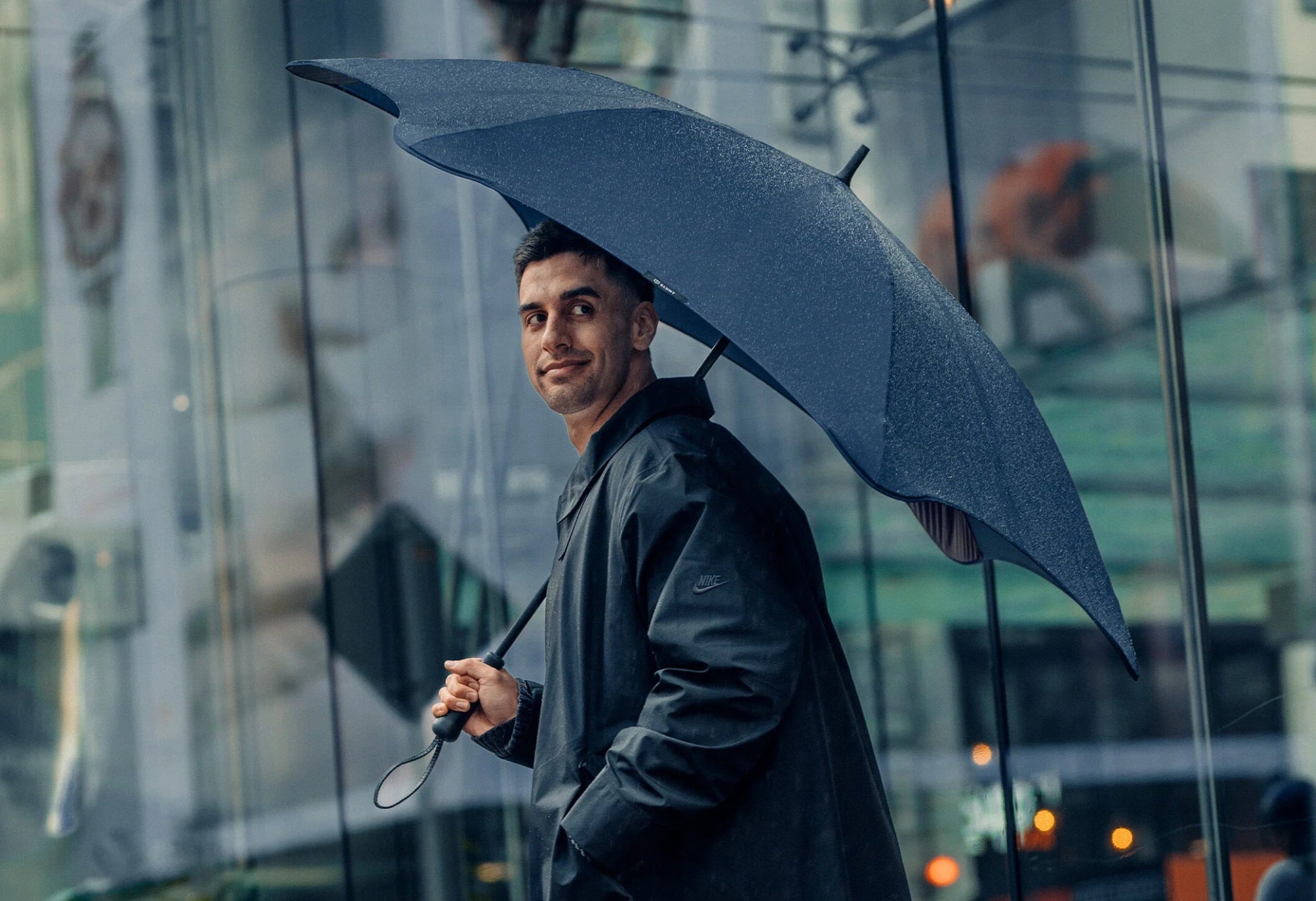 Blunt Metro Umbrella Ink Black - Pure Apotheca