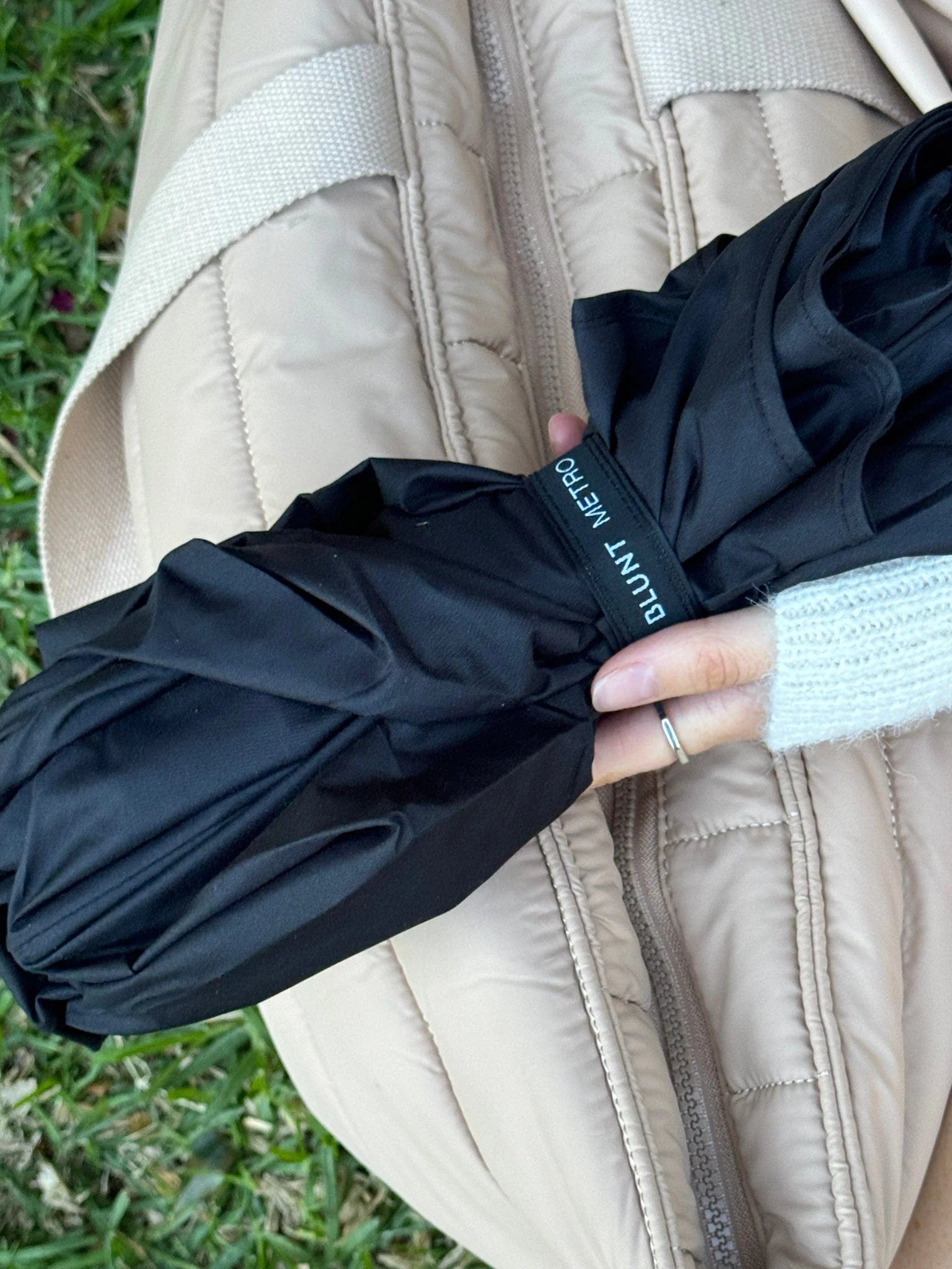 Blunt Metro Umbrella Ink Black - Pure Apotheca