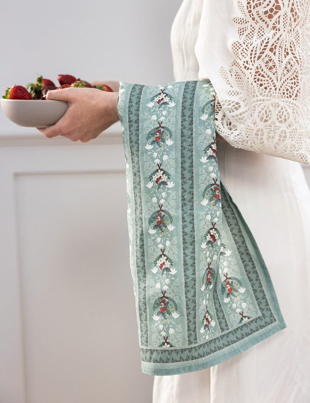 Christmas Songbirds Tea towel - Pure Apotheca