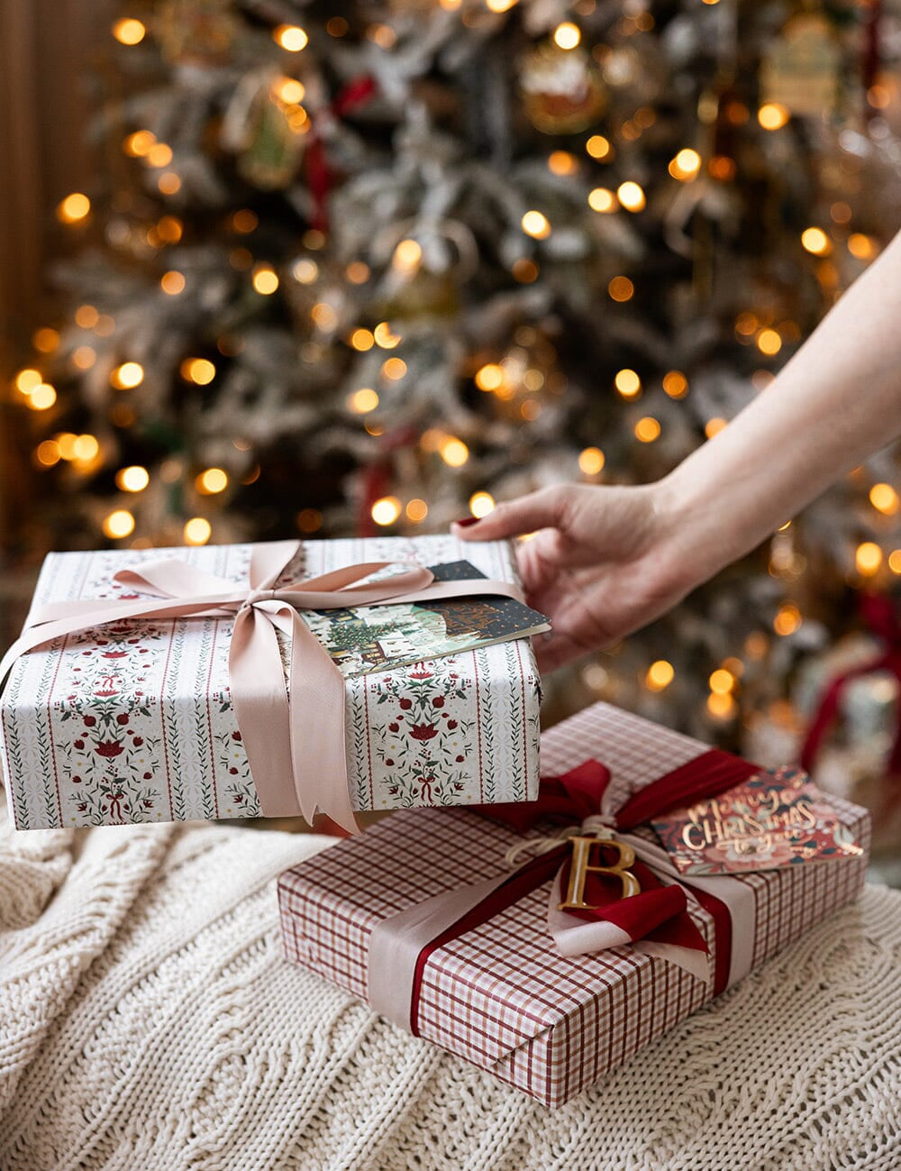 Festive Florals Gift Wrap 3m - Pure Apotheca