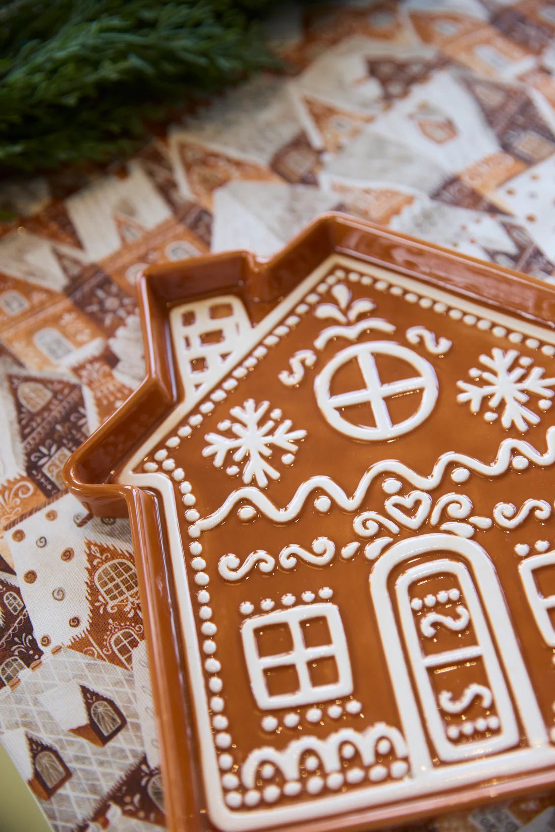 GINGERBREAD CABIN PLATE - Pure Apotheca