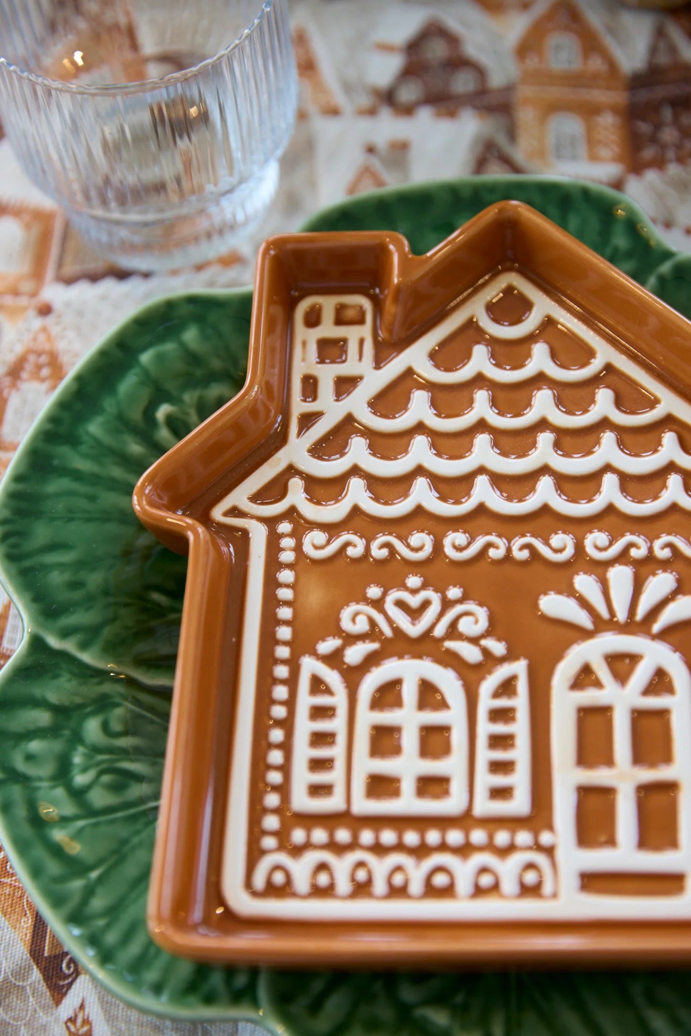 GINGERBREAD HOUSE PLATE - Pure Apotheca