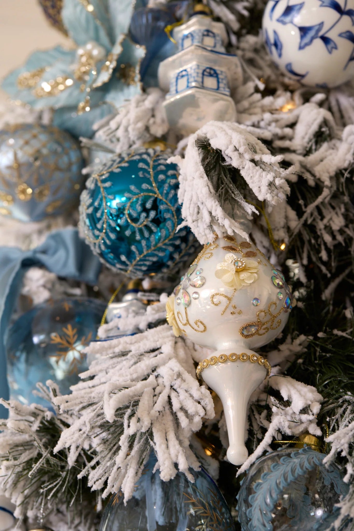 HIGH SHINE BLUE LEAF BAUBLE - Pure Apotheca