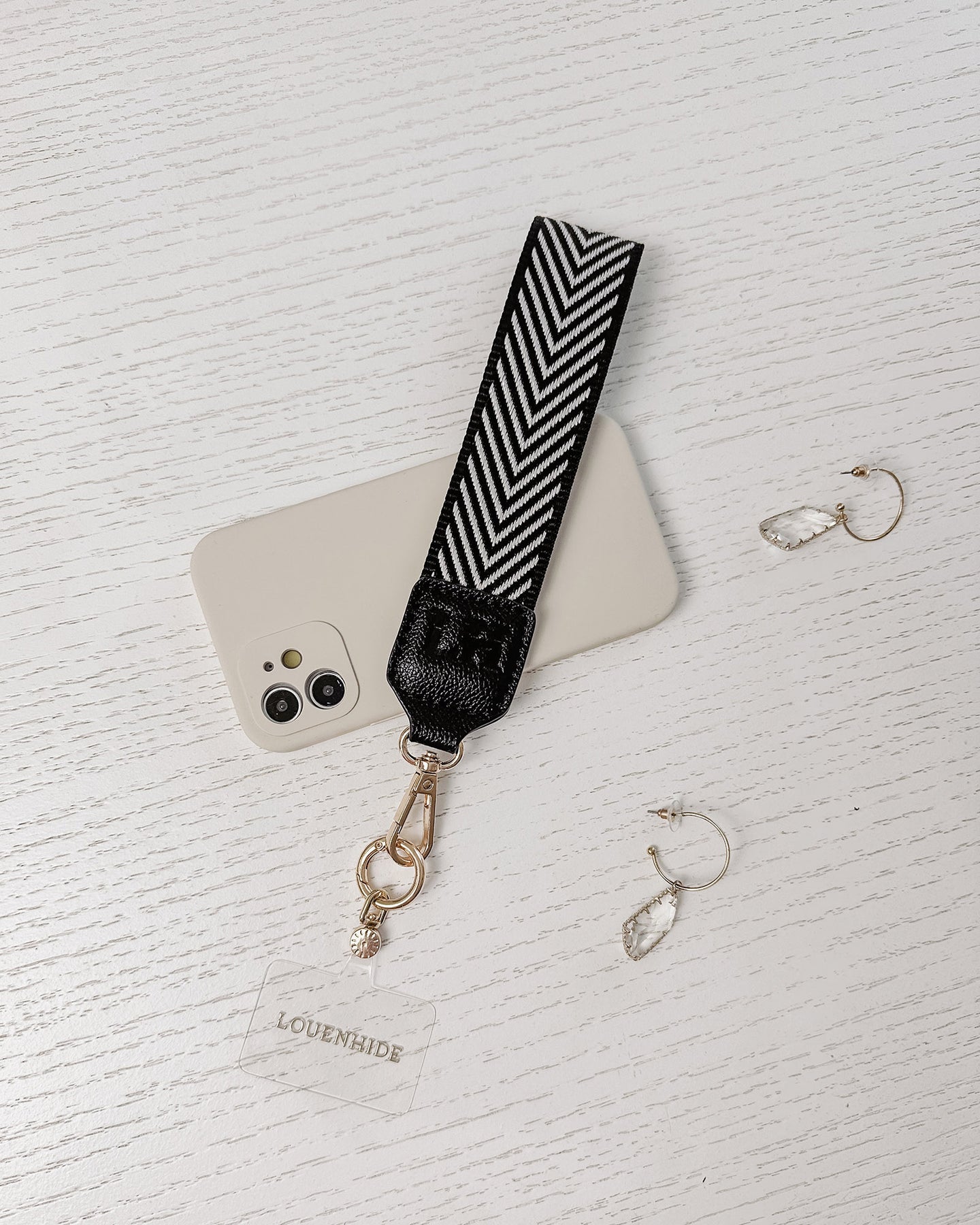 Iris Keyring with Phone Attachment Black - Pure Apotheca