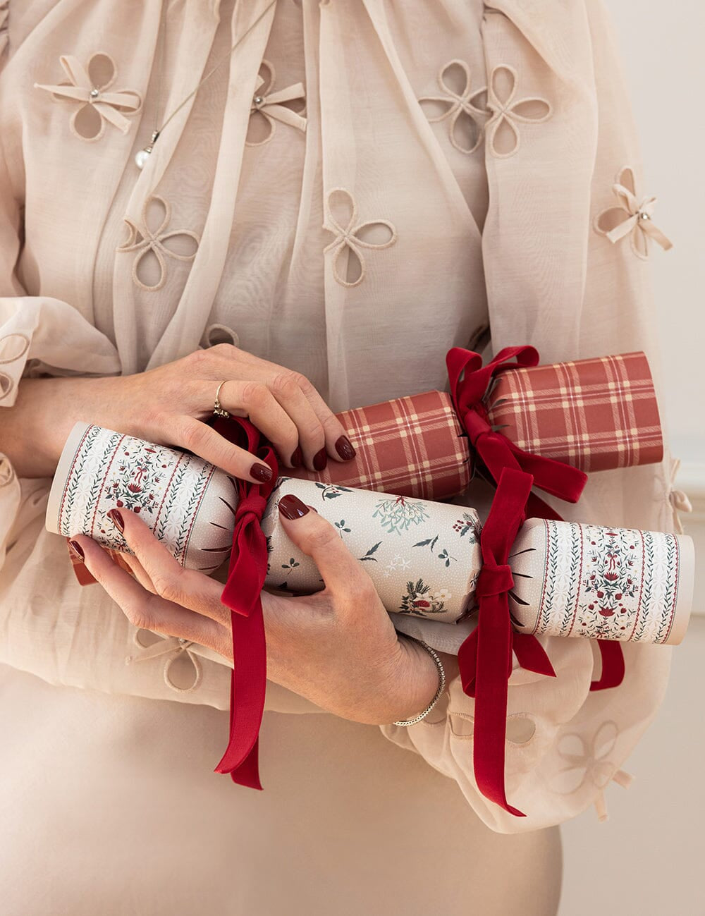 10 Pack Christmas Cracker Kit - Heirloom Holly Christmas - Pure Apotheca