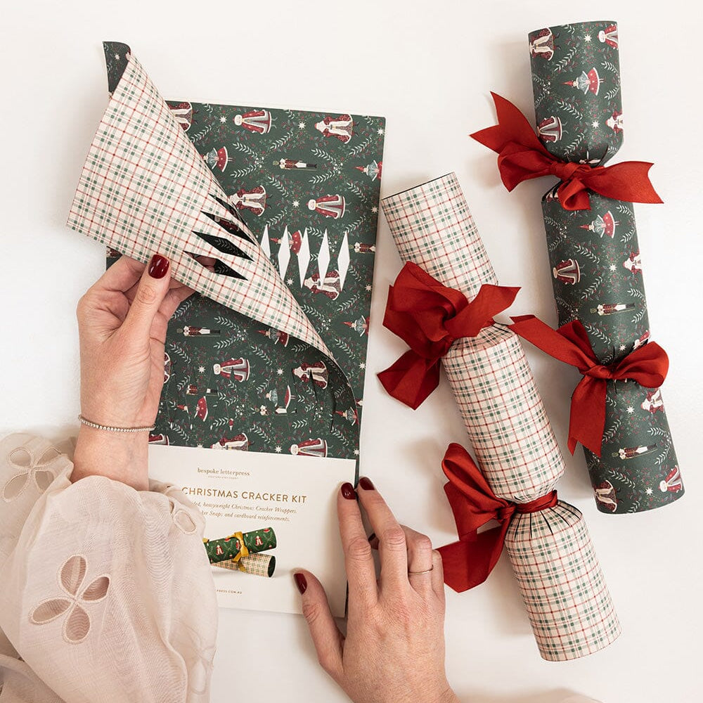 10 Pack Christmas Cracker Kit - Mr & Mrs Claus - Pure Apotheca