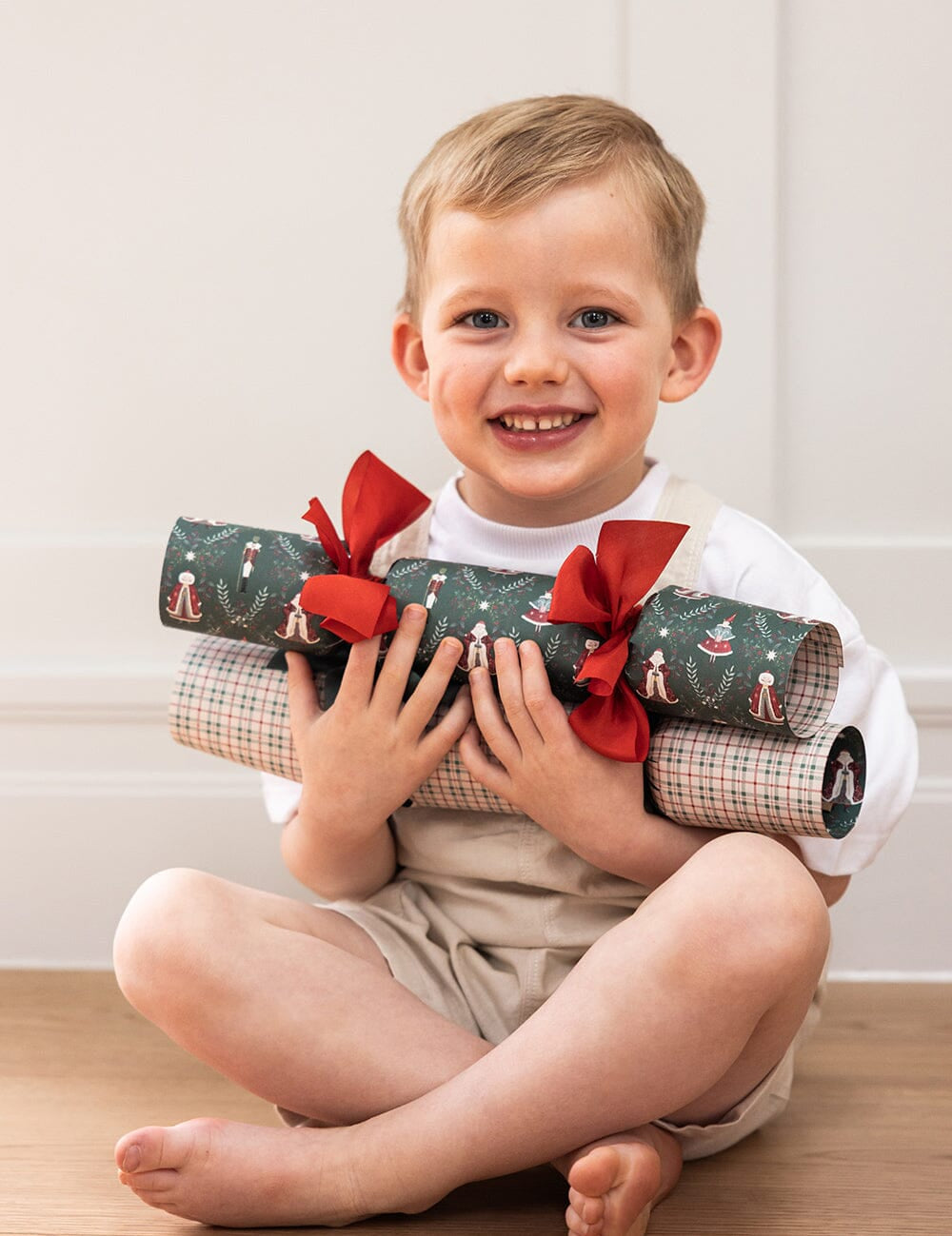 10 Pack Christmas Cracker Kit - Mr & Mrs Claus - Pure Apotheca