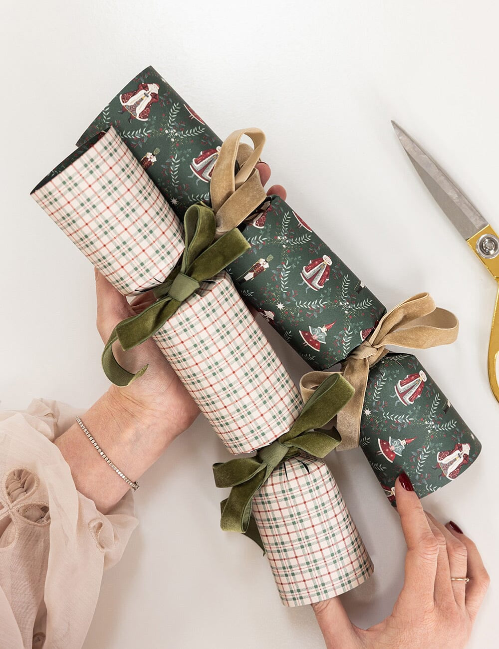 10 Pack Christmas Cracker Kit - Mr & Mrs Claus - Pure Apotheca
