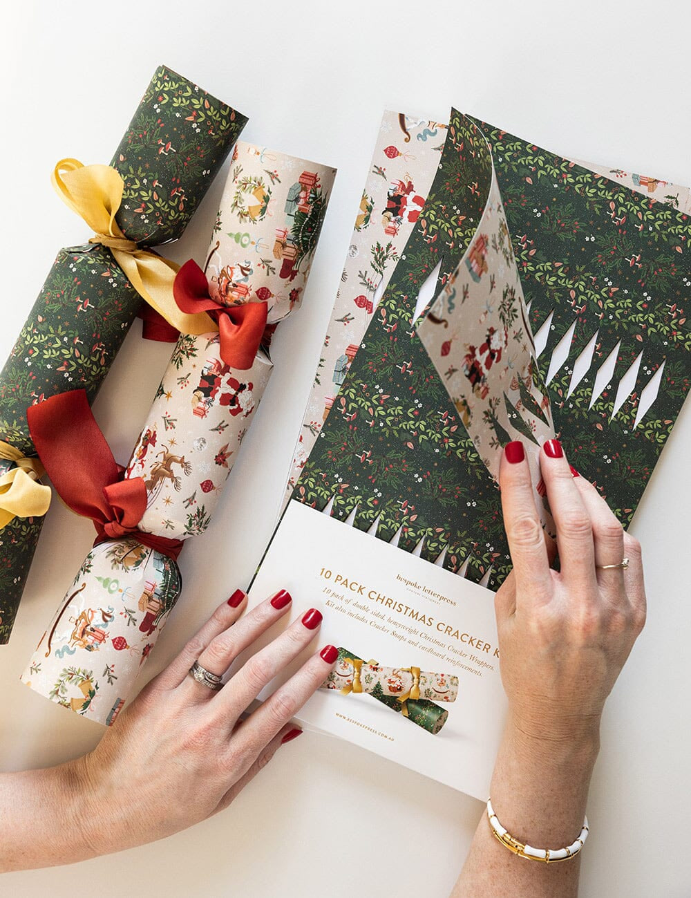 10pk Christmas Cracker Kit - Jolly Santa - Pure Apotheca