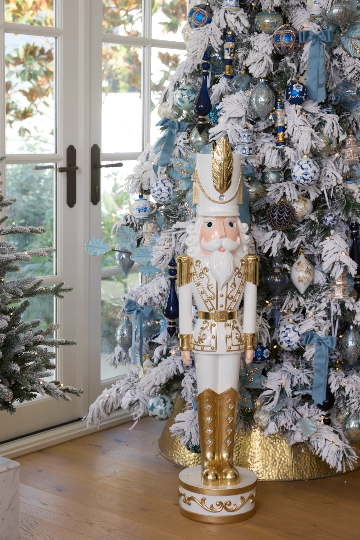 121.5 CM WHITE AND GOLD JEWEL NUTCRACKER - Pure Apotheca