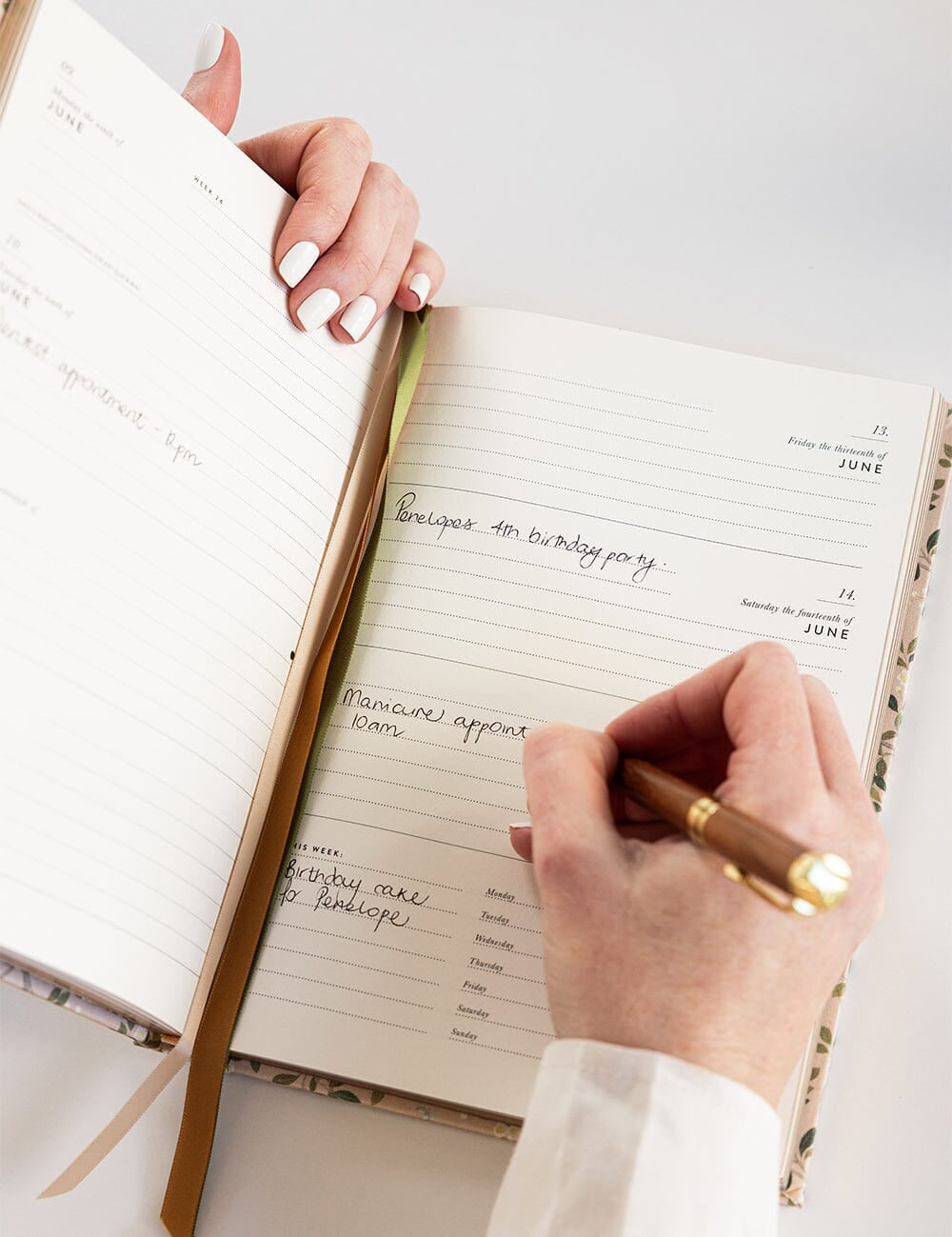 2025 Desktop Linen Bound Planner White Blossoms - Pure Apotheca