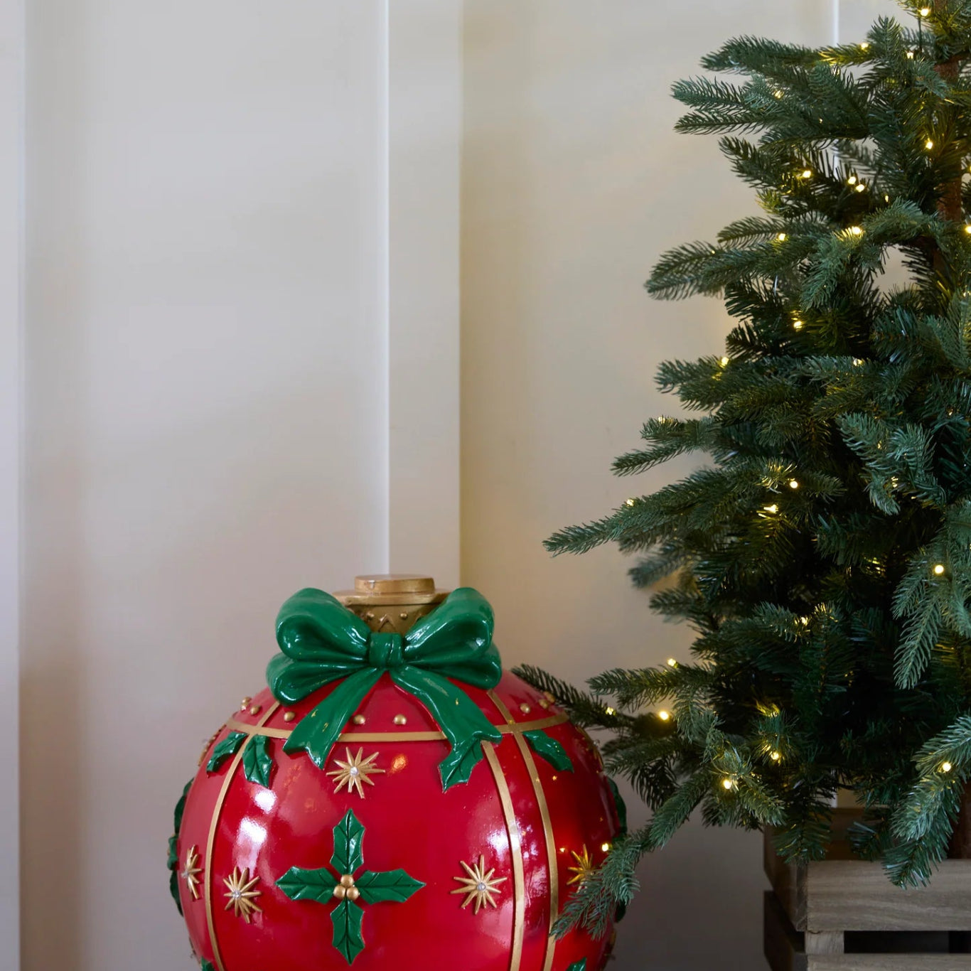 42 CM LUXE TRADITIONAL LED BAUBLE DECOR - Pure Apotheca