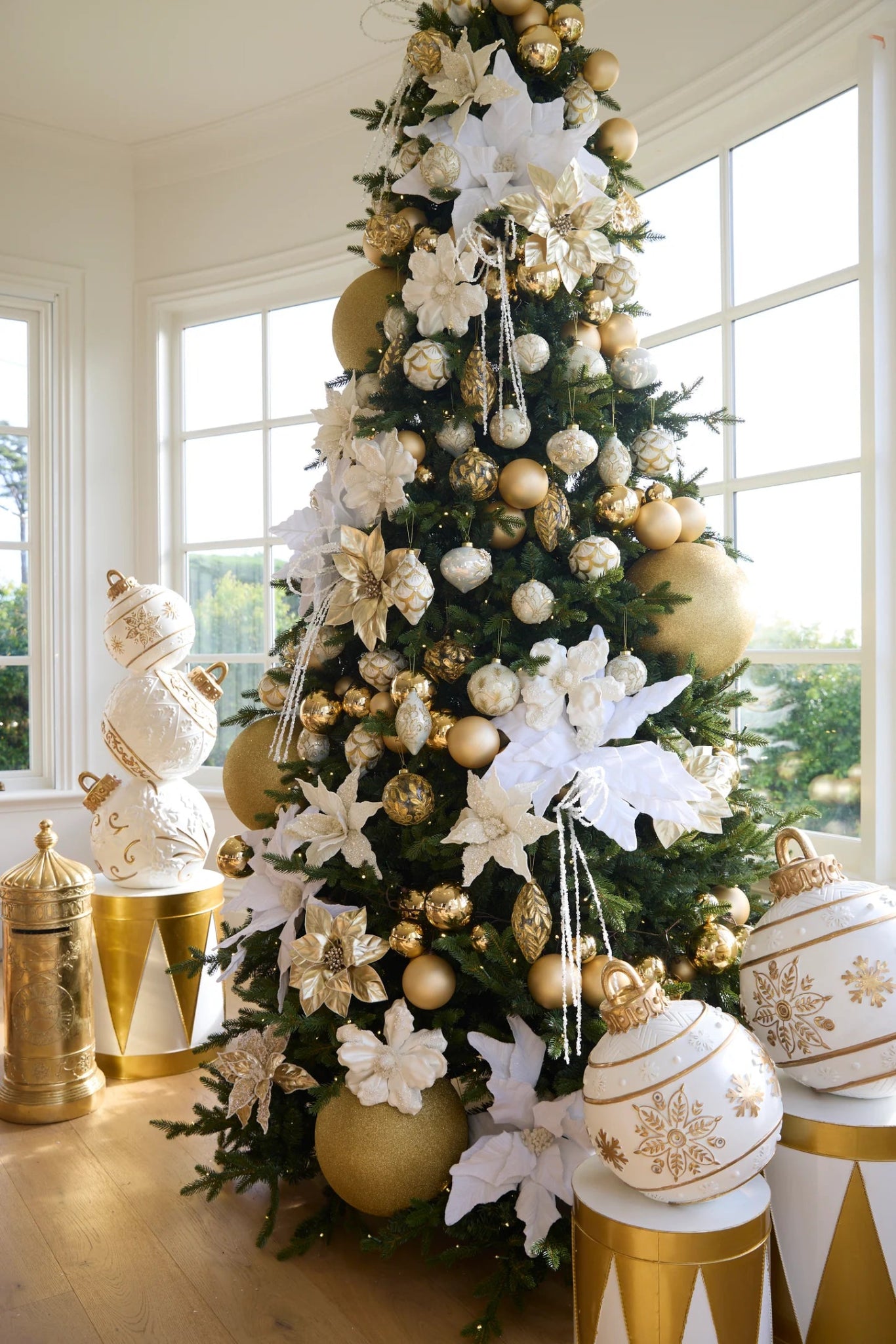 49 CM LED WHITE SNOWFLAKE BAUBLE DECOR - Pure Apotheca