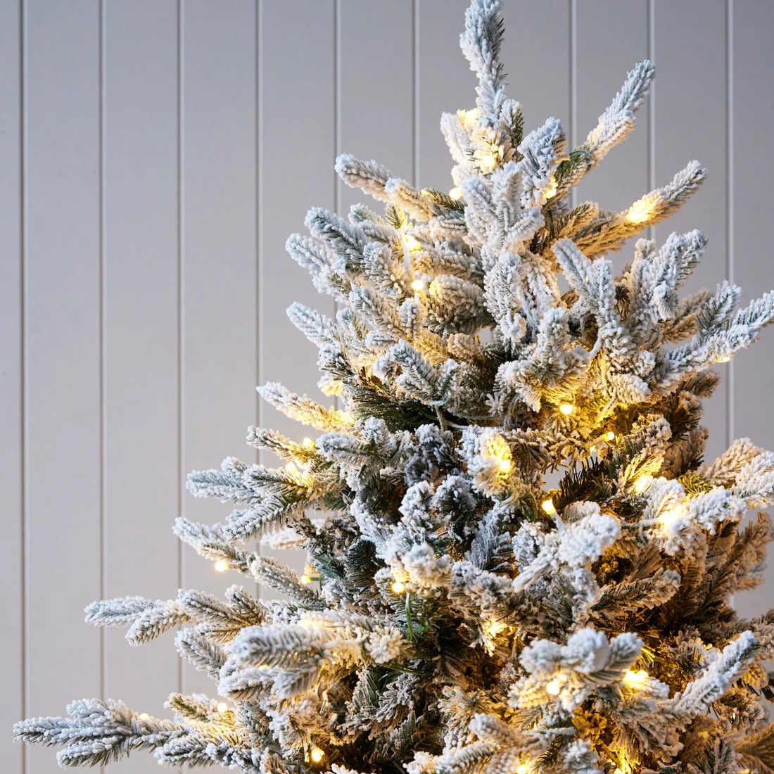 5.5 FT NORWEGIAN PINE SNOW TREE - 420 LED - Pure Apotheca