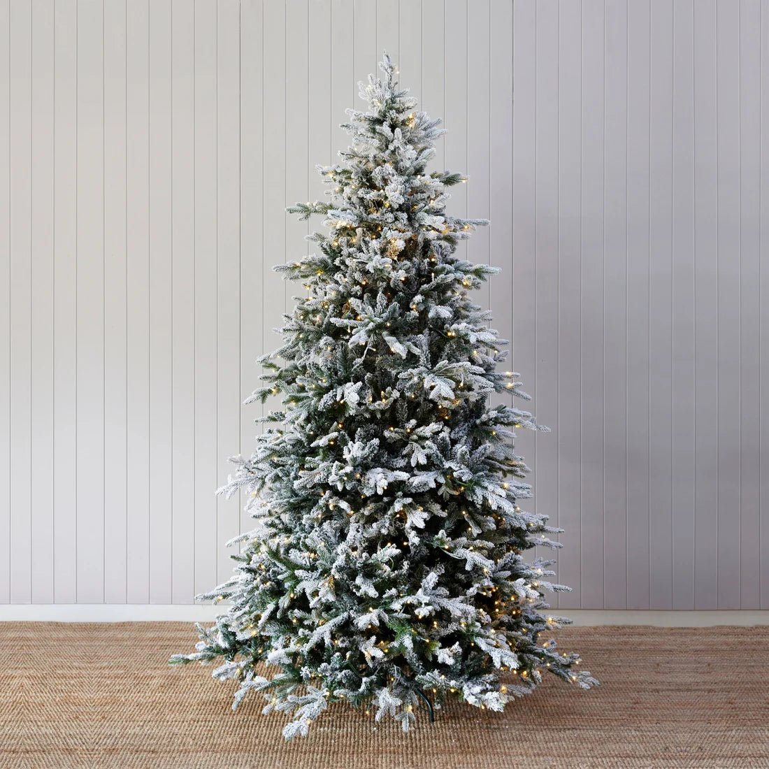 7.5 FT NORWEGIAN PINE SNOW TREE - 800 LED - Pure Apotheca