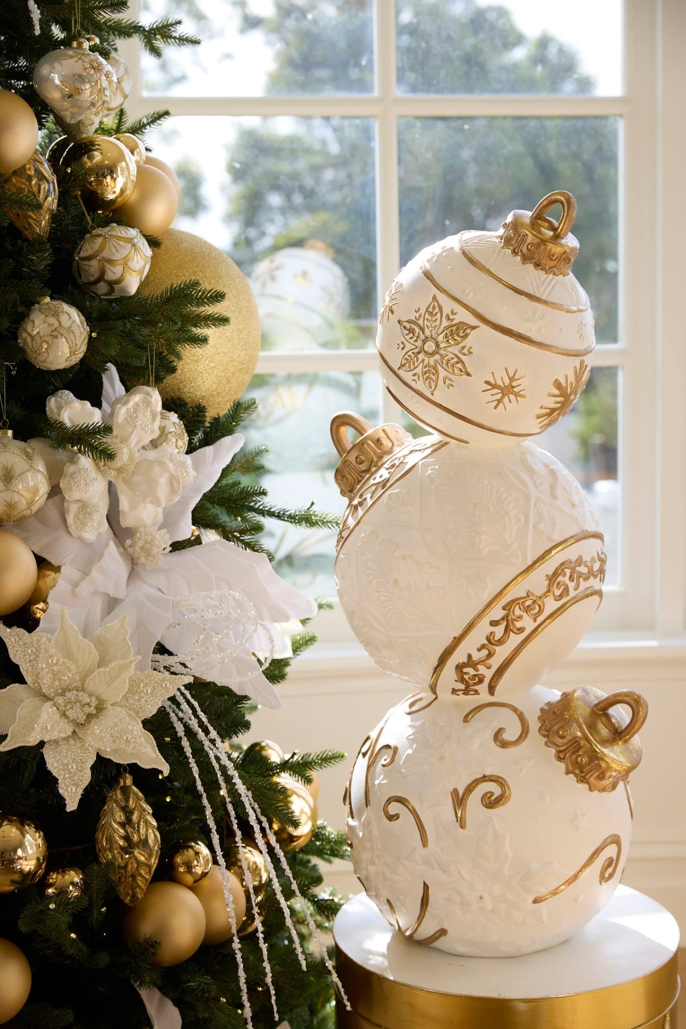92 CM WHITE AND GOLD SNOWFLAKE BAUBLE STACK - Pure Apotheca