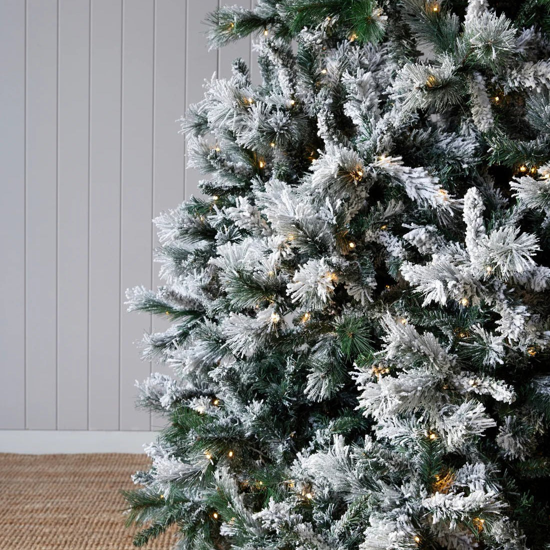 9.5 FT DOUGLAS FIR SNOW TREE - 760 LED - Pure Apotheca