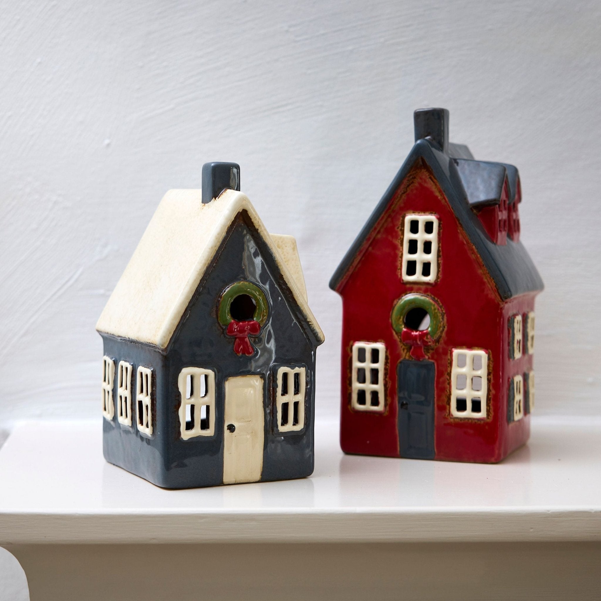 Alsace Tea Light Cottage Navy with Wreath - Pure Apotheca
