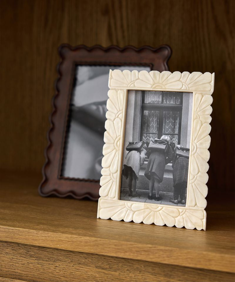 Aria Carved Photo Frame 4x6" - Pure Apotheca