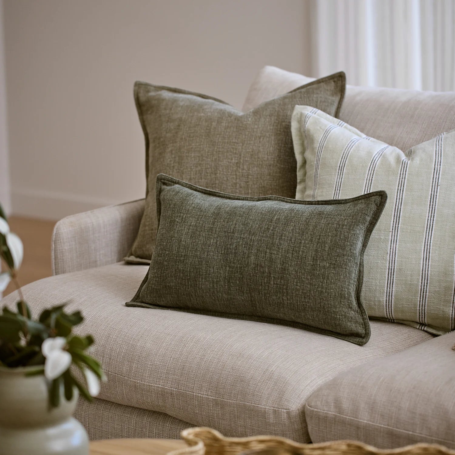 BLAKE DARK GREEN CUSHION 30X50CM - Pure Apotheca