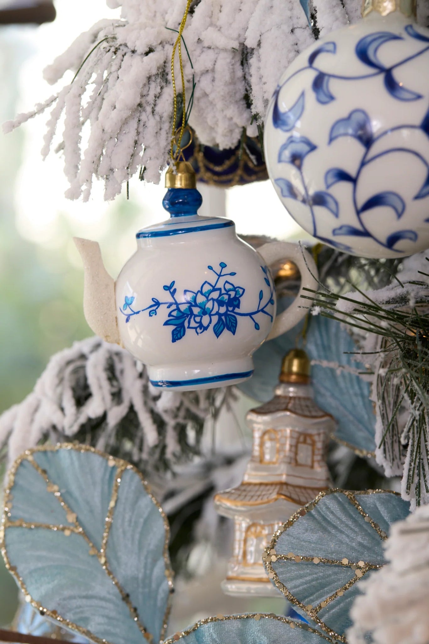 BLUE AND WHITE TEAPOT HANGING - Pure Apotheca