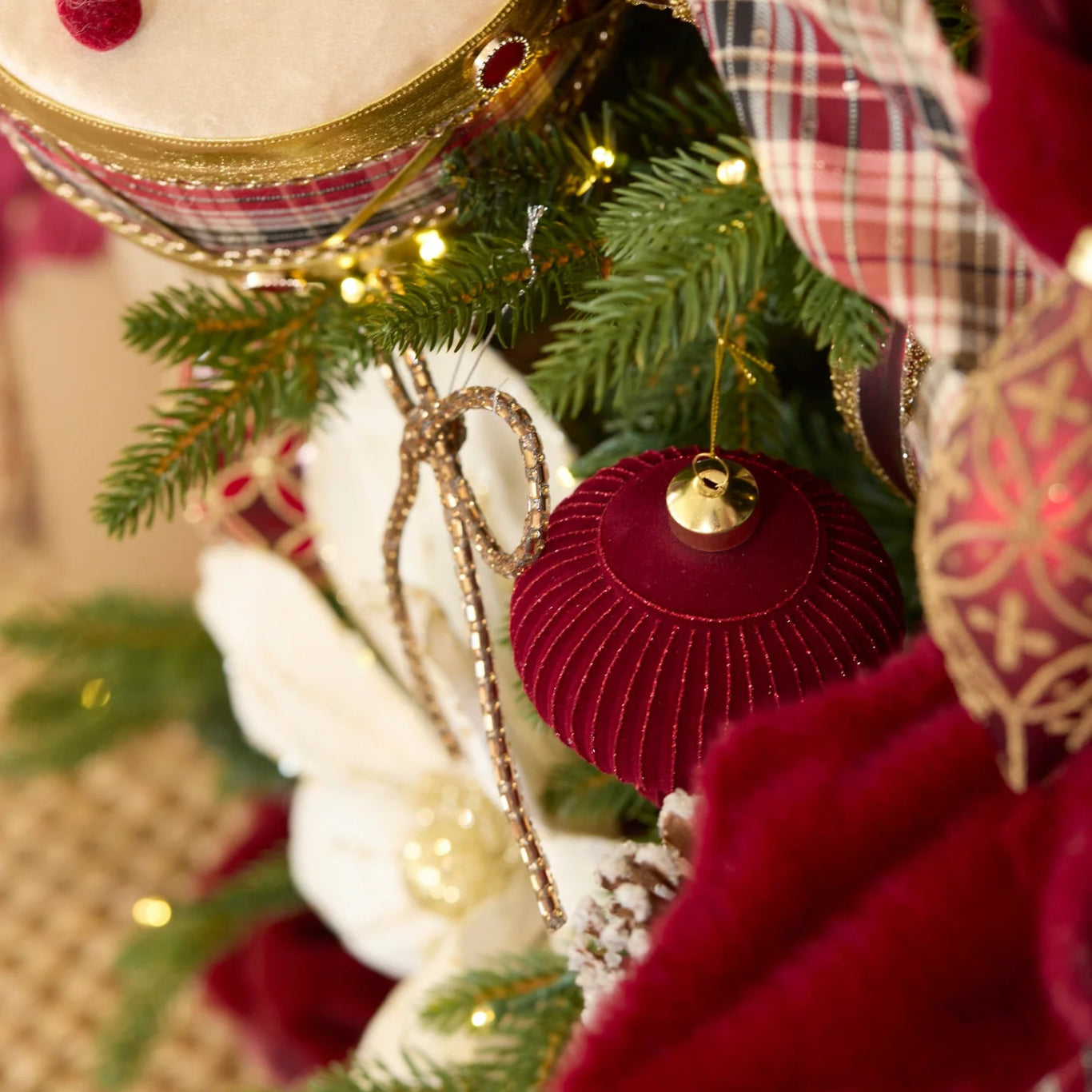 BURGUNDY VELVET RIBBED DROP BAUBLE - Pure Apotheca