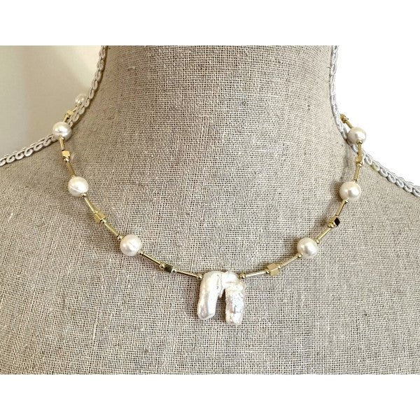 Butterfly Pearl Gold Necklace - Pure Apotheca