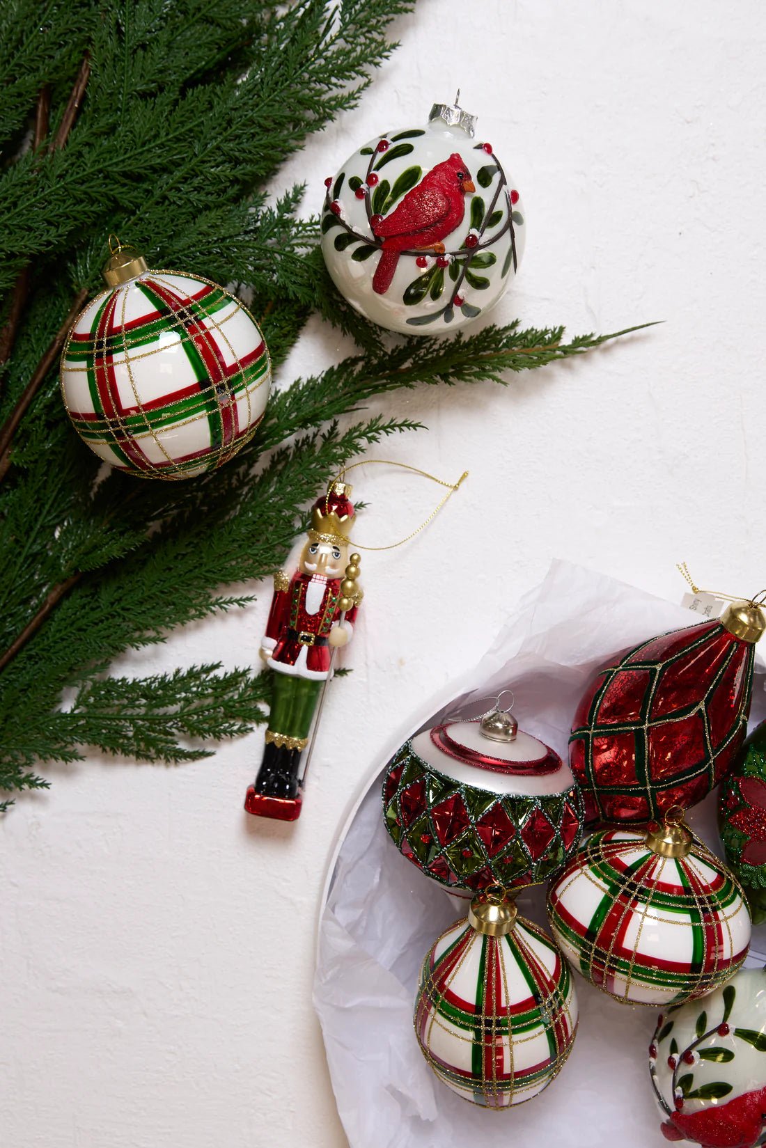 CARDINAL ROUND BAUBLE - Pure Apotheca