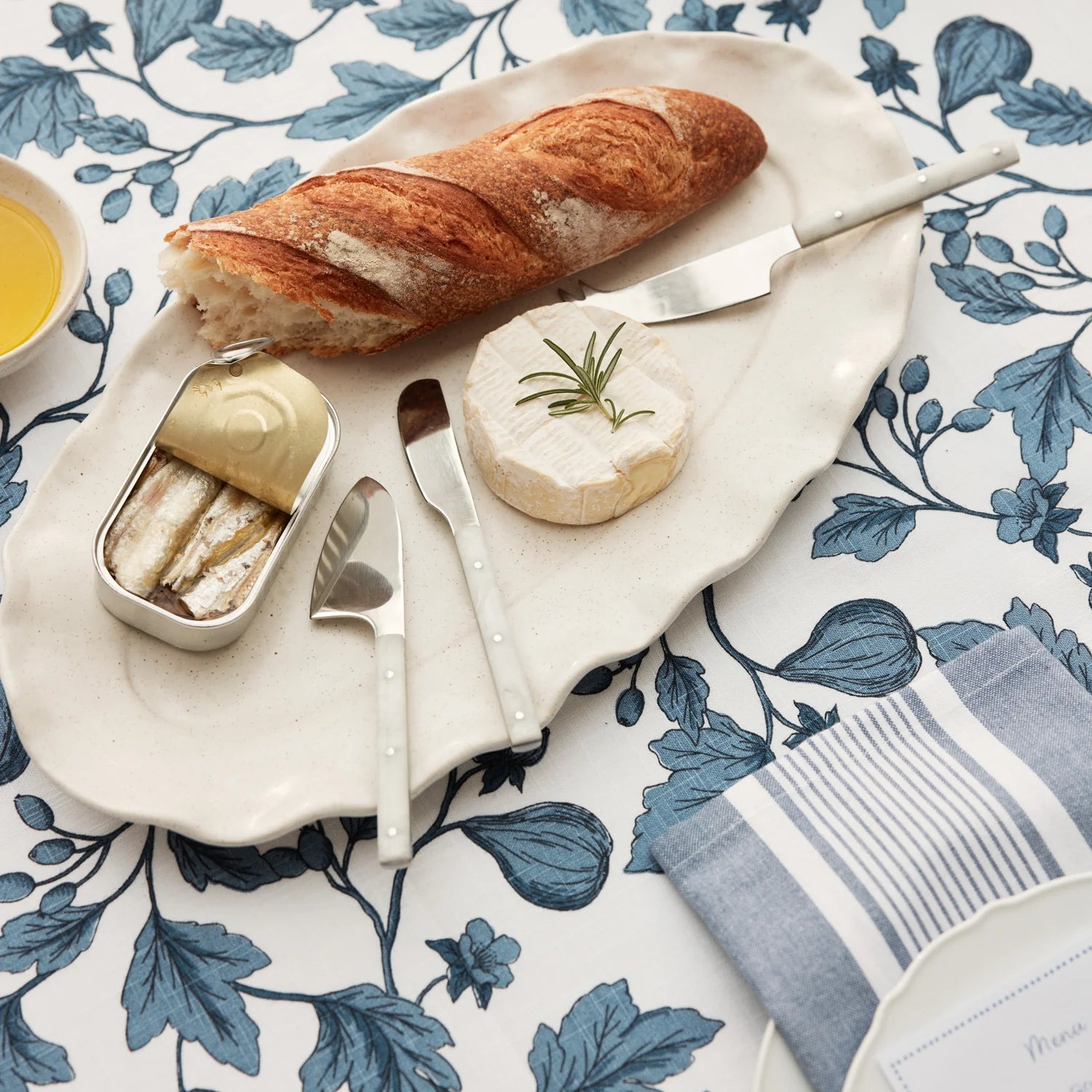 CASSIA WHITE CHEESE KNIFE SET/3 - Pure Apotheca