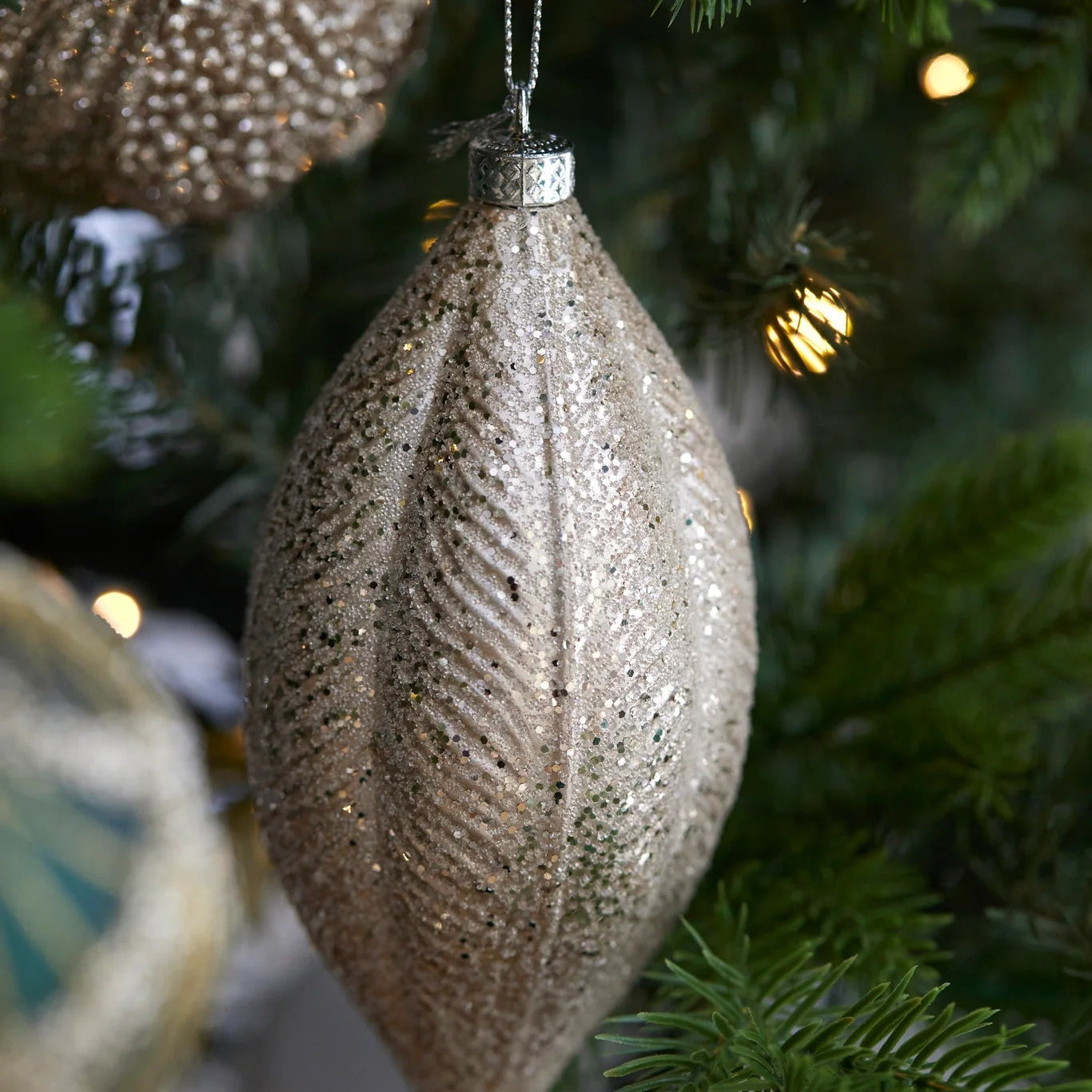 CHAMPAGNE FEATHER DROP BAUBLE - Pure Apotheca