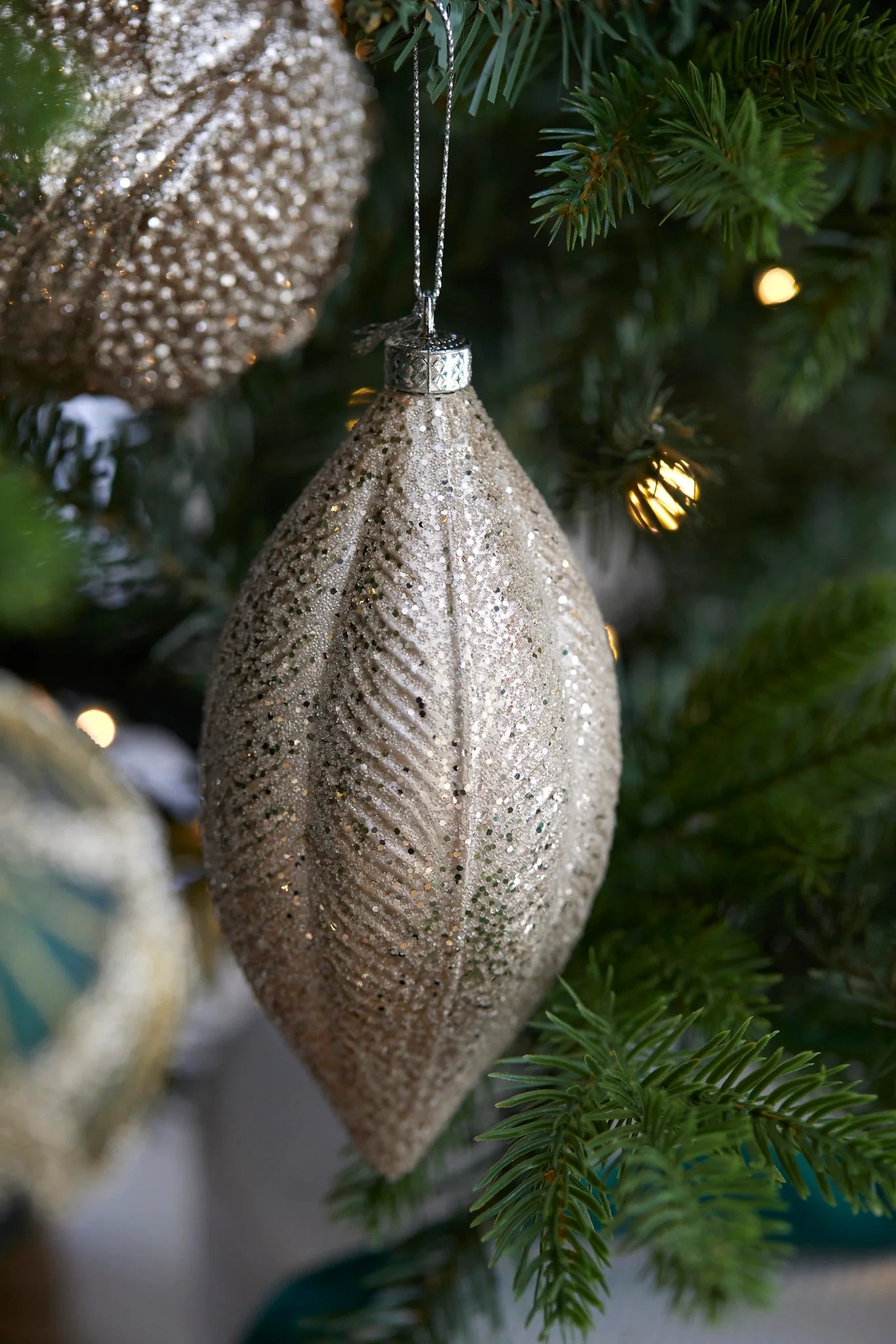 CHAMPAGNE FEATHER DROP BAUBLE - Pure Apotheca