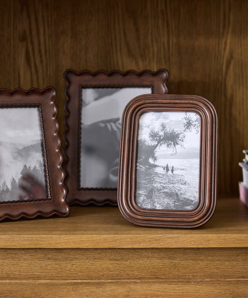 Chestnut Wavy Photoframe 5x7” - Pure Apotheca