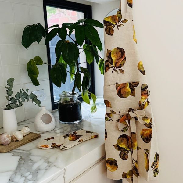 Como Linen Apron - Pears - Pure Apotheca