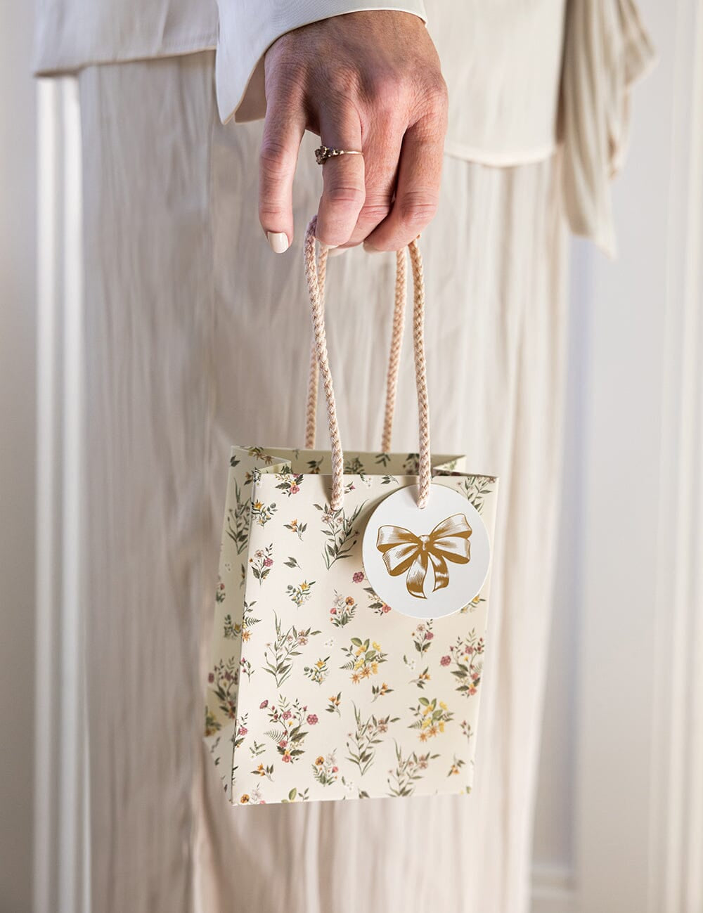 Dainty Blooms Gift Bag Small - Pure Apotheca