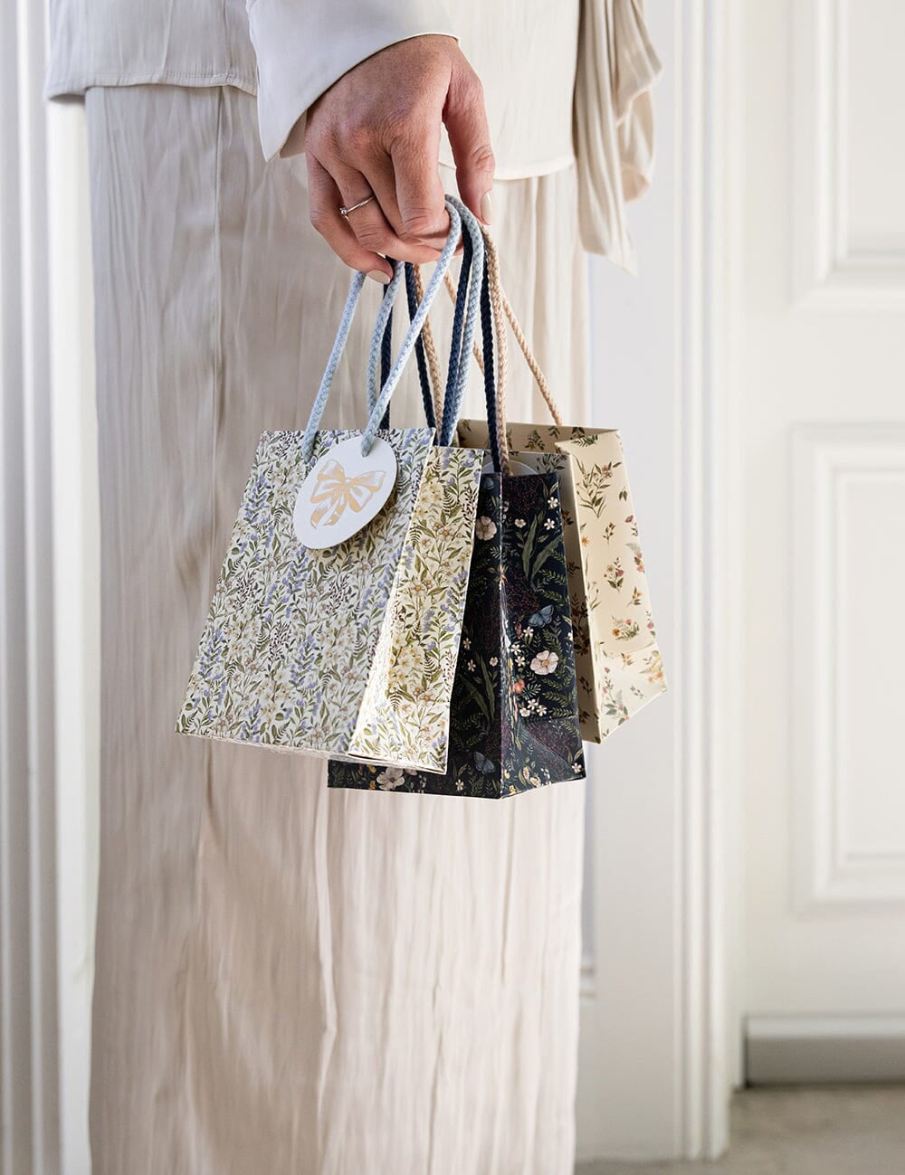 Dainty Blooms Gift Bag Small - Pure Apotheca