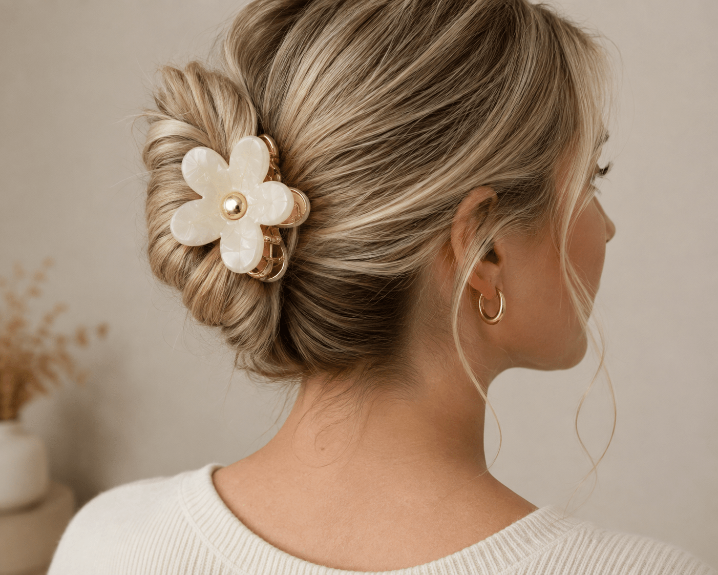 Daisy Flower Shell Hair Clip - Pure Apotheca