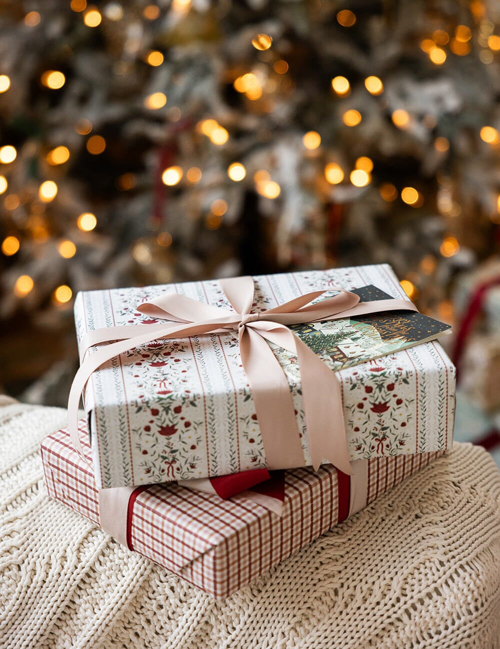 Festive Florals Gift Wrap 3m - Pure Apotheca