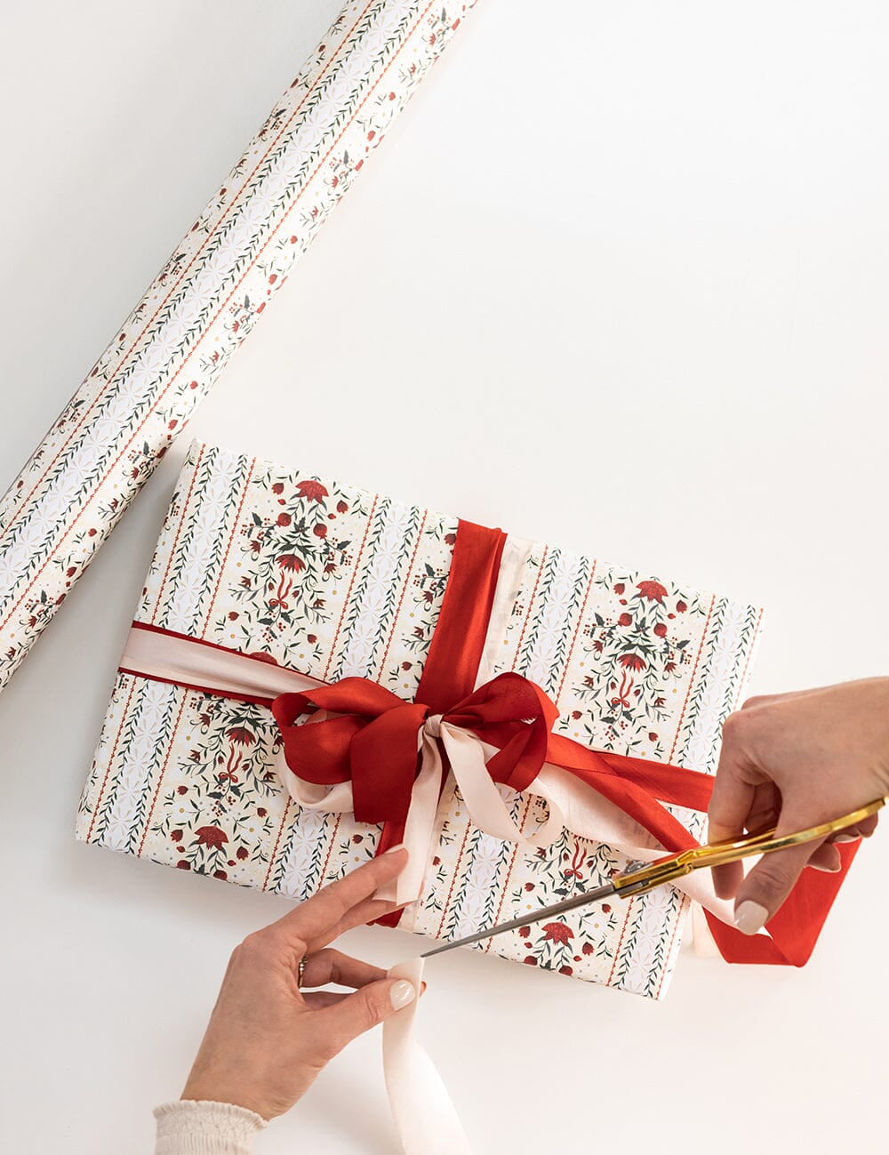 Festive Florals Gift Wrap 3m - Pure Apotheca