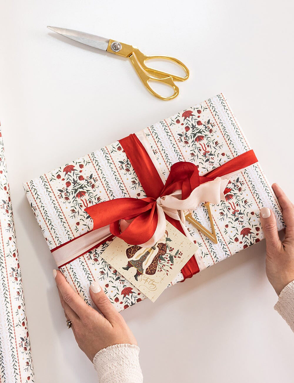 Festive Florals Gift Wrap 3m - Pure Apotheca